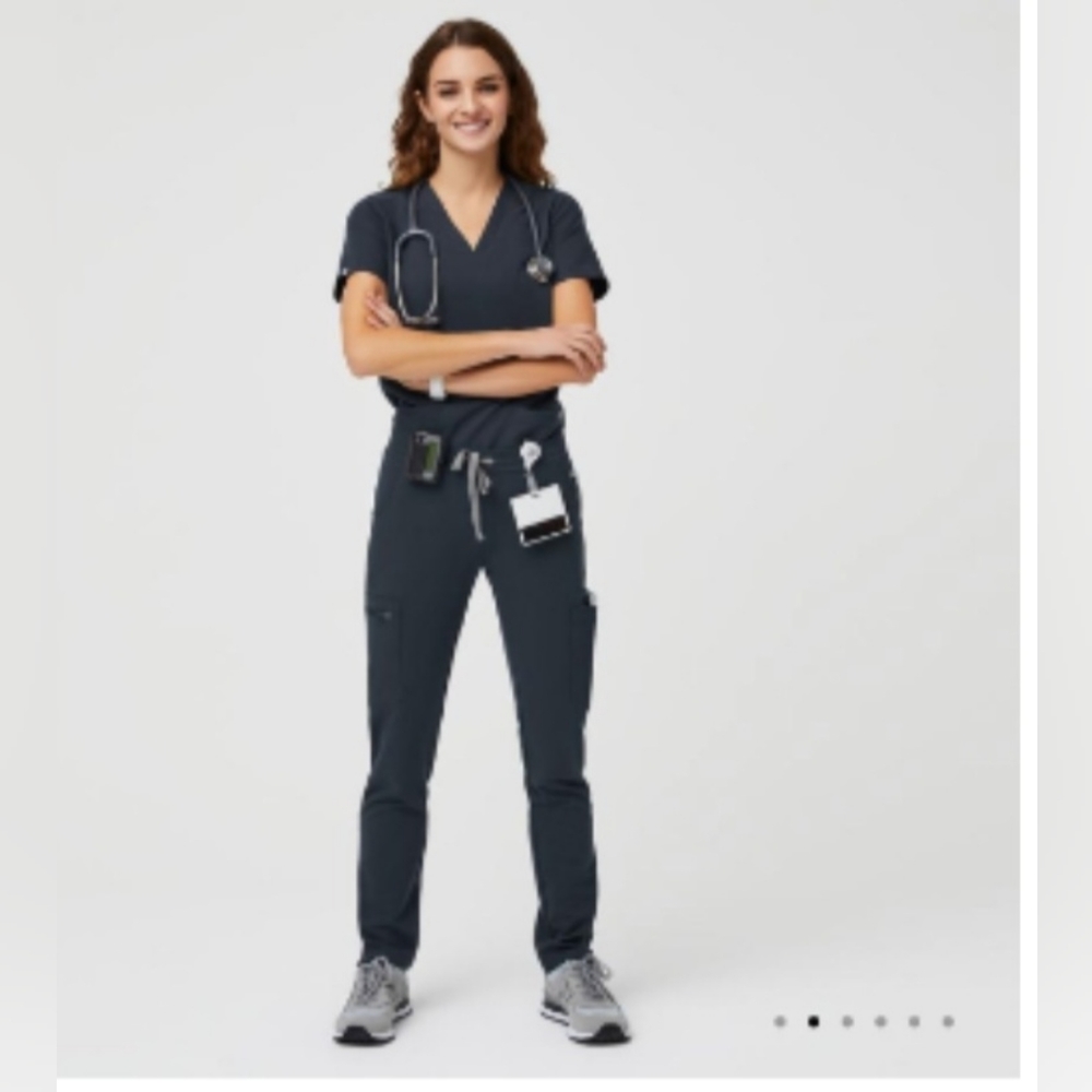 Figs yola small tall with Catarina scrub top small. Excellent used condition!